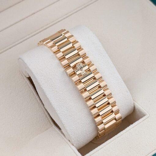 Rolex Day Date 228238-0054 Diamonds Paved Dial - Image 5