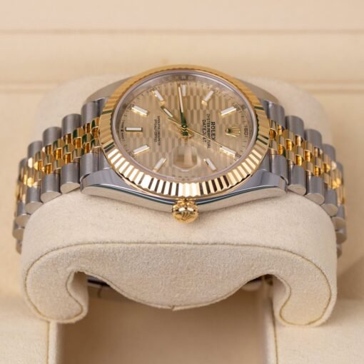 Rolex Datejust 126333 Champagne Fluted Motif Index Dial Jubilee Bracelet Watch - Image 4
